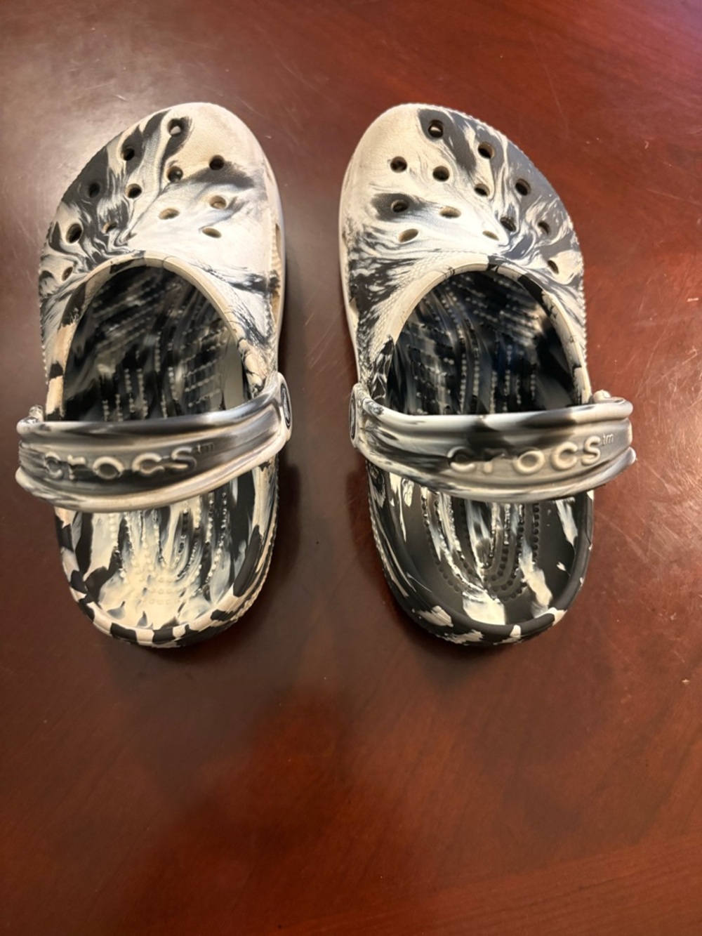 CROCS Kids Marble-Print Clogs in Black & White - Picture 4 of 4
